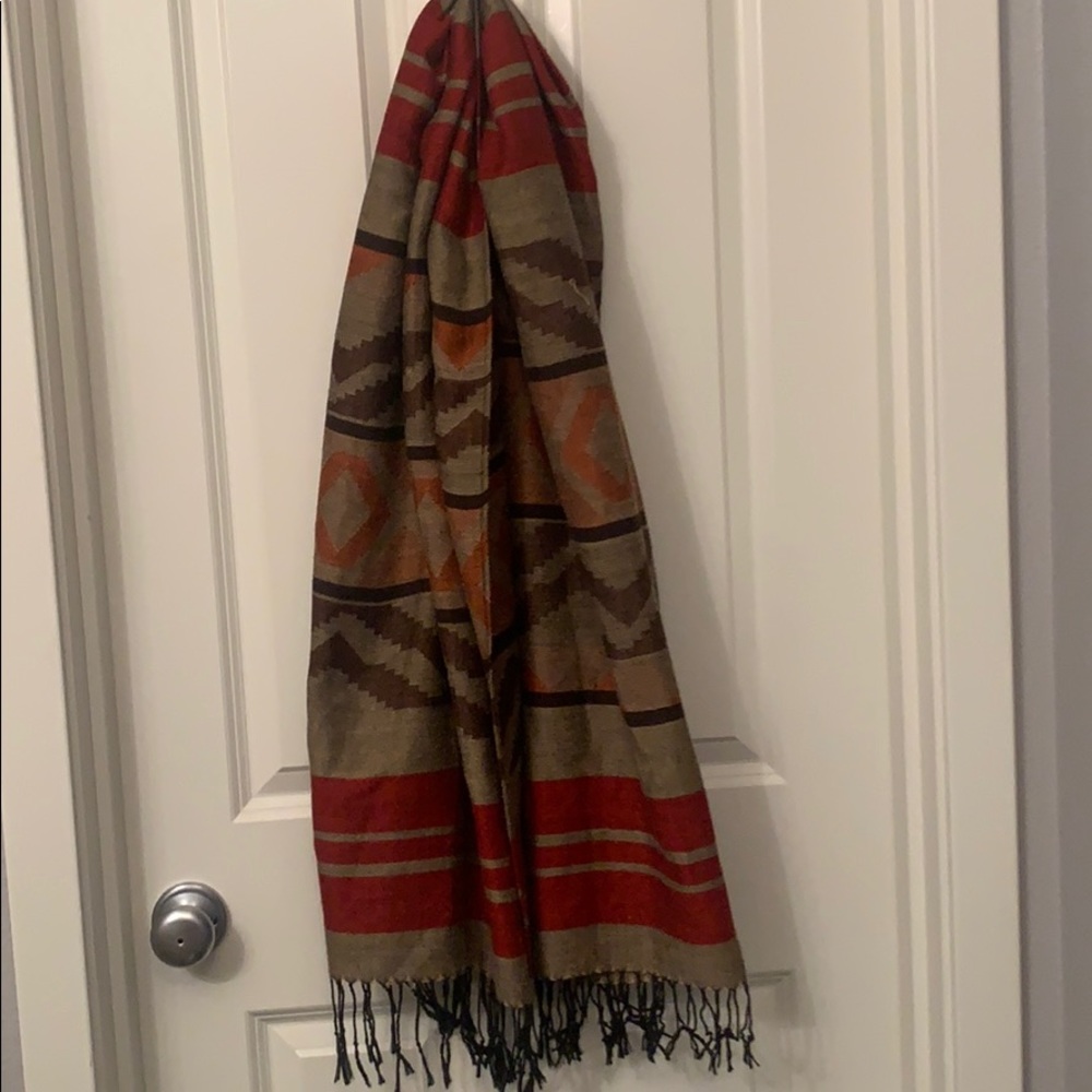 Forever 21 Scarf w/ Contemporary Geometric Design